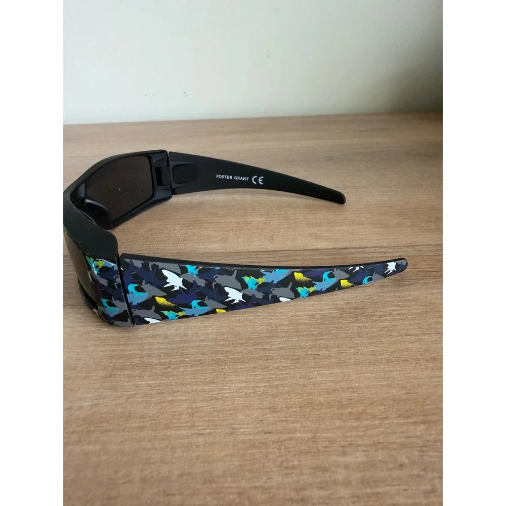 Foster Grant Jason FWG Shark Camo Sunglasses Black Blue Wrap Sport NS0821